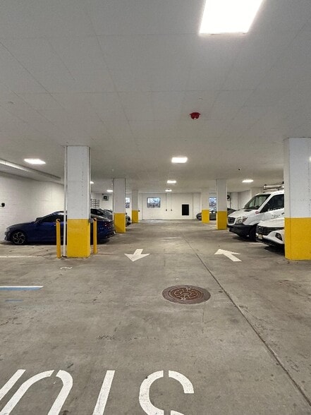 Building Photo - 313-315-315 Lake St