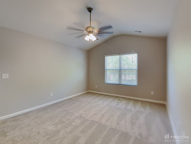 Building Photo - 2625 Meadow Crossing Dr