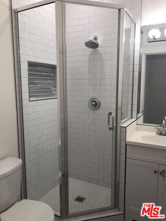 Building Photo - 767 N Ridgewood Pl