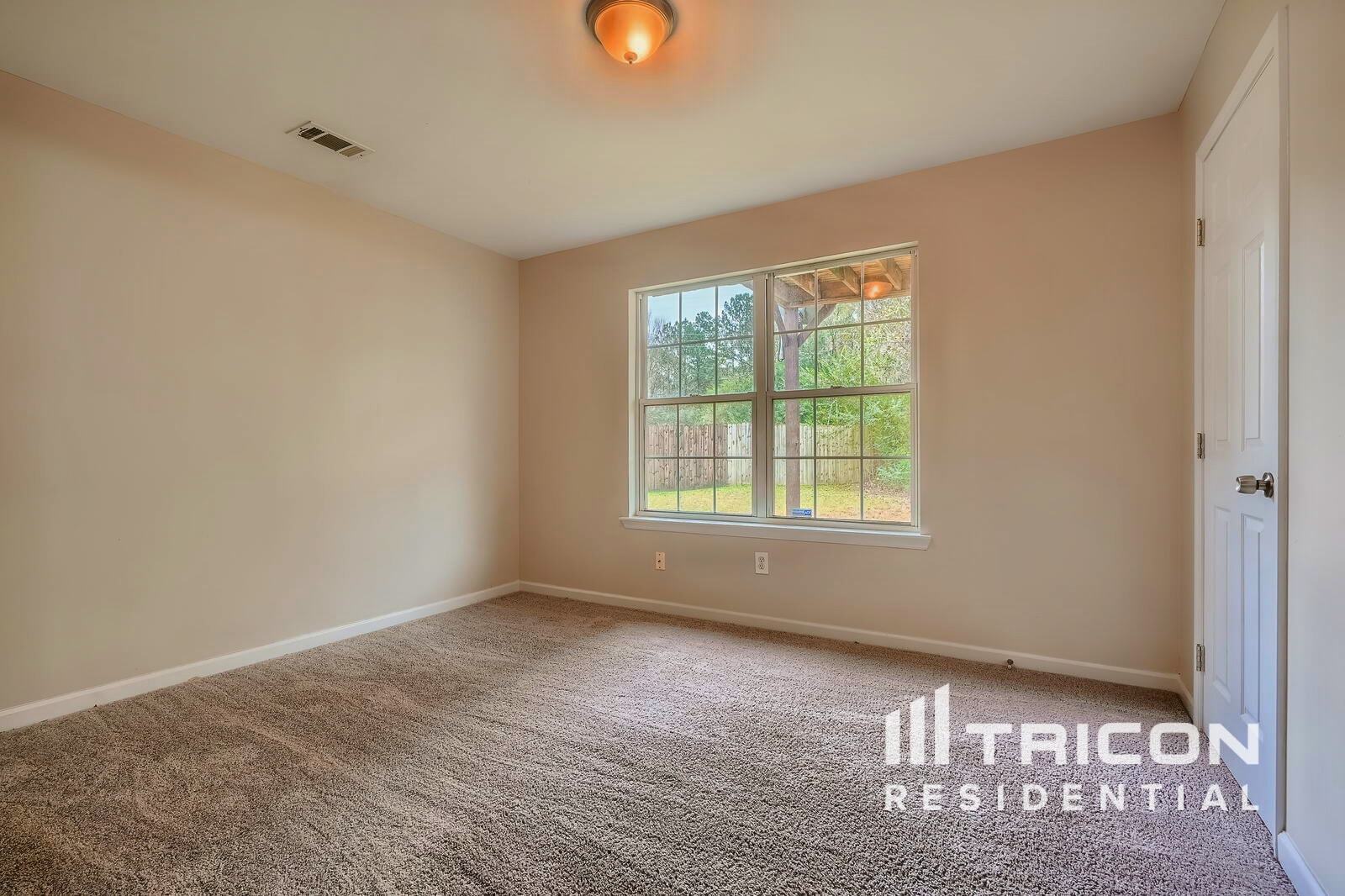Building Photo - 3160 Brookfield Dr SW