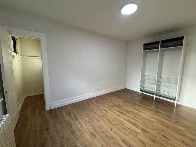 Building Photo - 2816 Broadway Ave