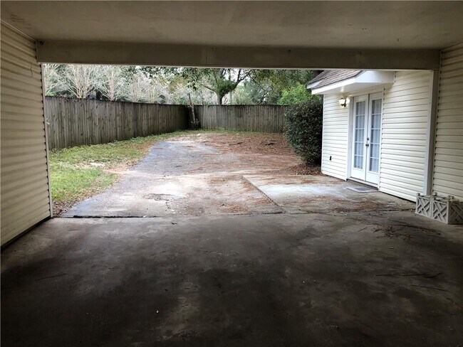 Building Photo - 6333 Ironwood Ct