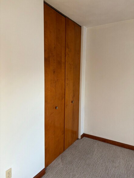 Building Photo - 1234 W Governor St