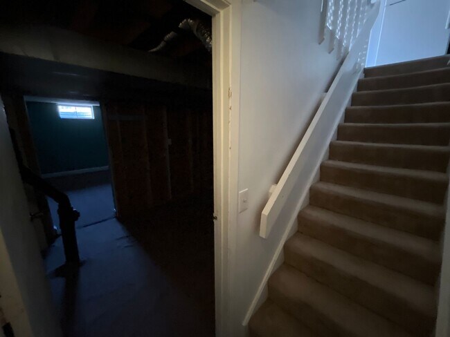 Building Photo - 1290-1292-1292 Gatwick Ct
