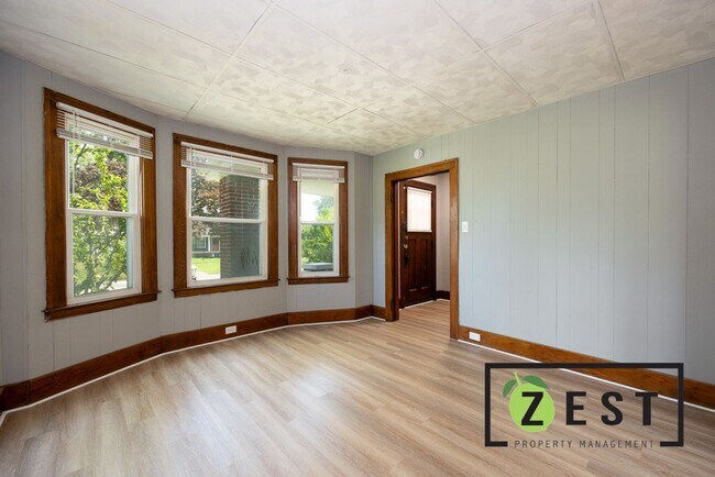 Building Photo - 4055 Beniteau St