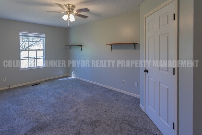 Building Photo - 531 Indian Hills Dr