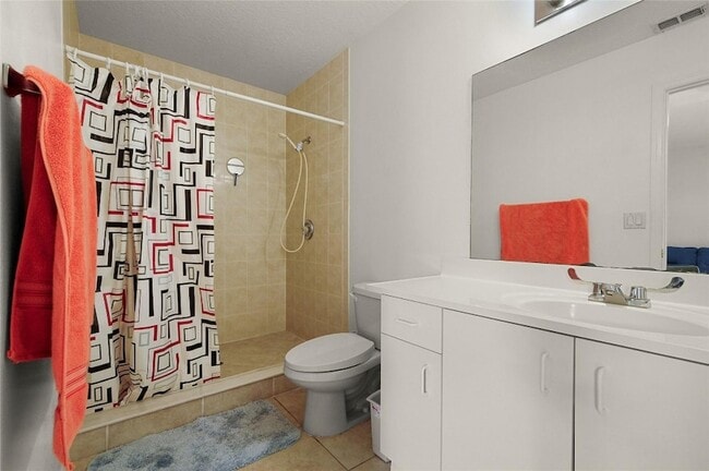 Building Photo - 2210 S 34th St