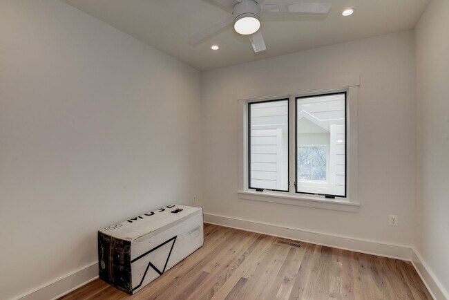 Building Photo - 4107 New Hampshire Ave NW