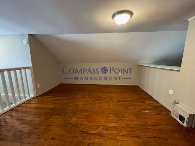 Building Photo - Newly Renovated Just For You!