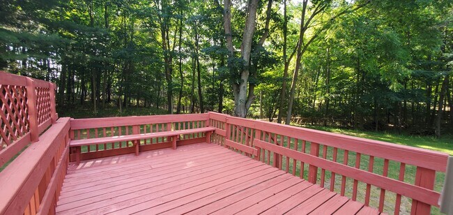 Building Photo - 4 Bedroom Parsonage Property 1 Mile to Fra...