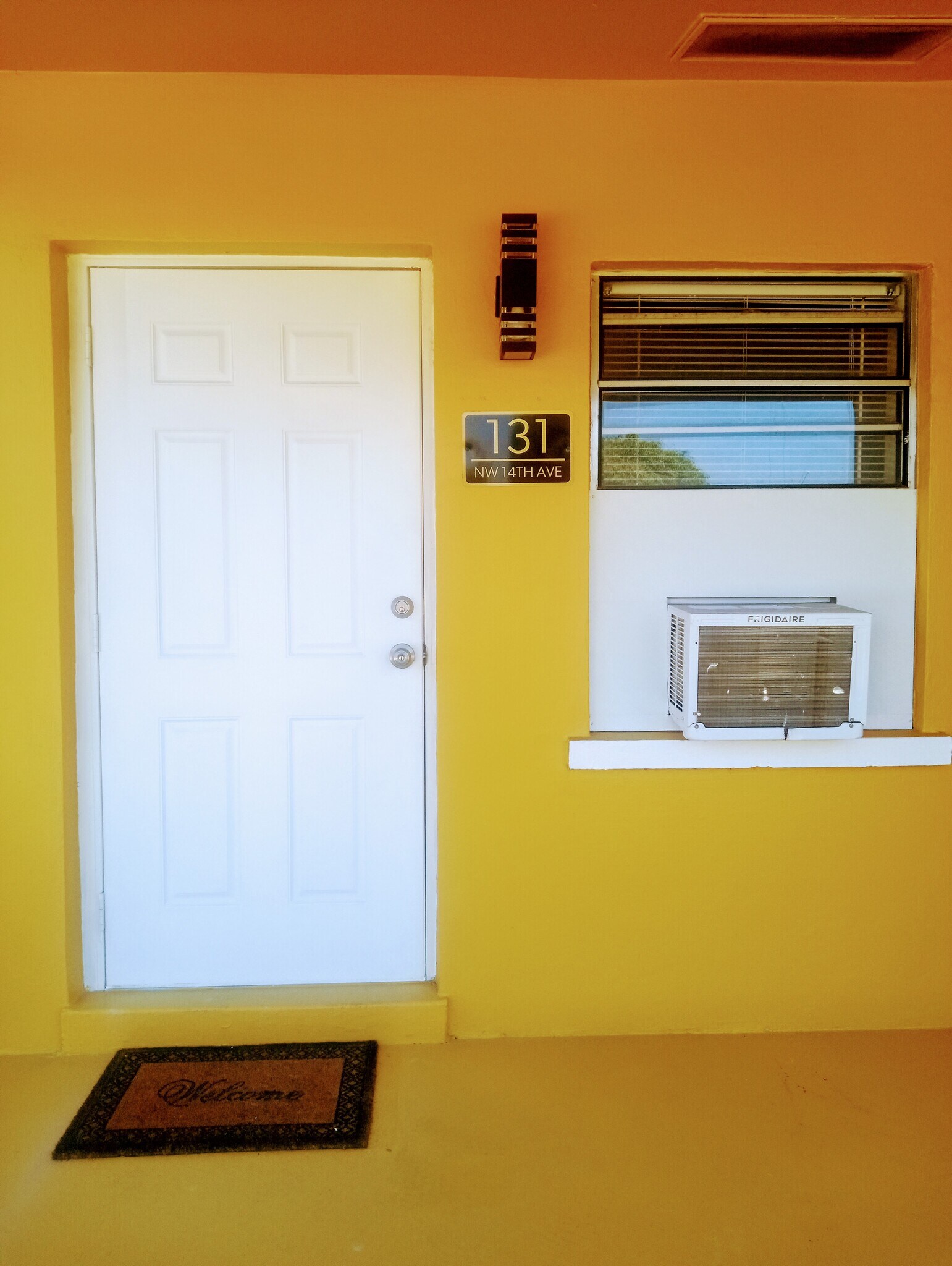 Building Photo - 131 NW 14th Ave