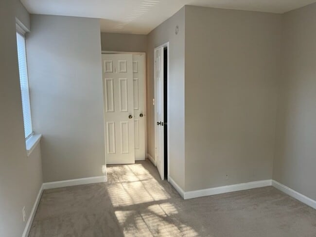 Building Photo - This residence showcases a beautifully upd...
