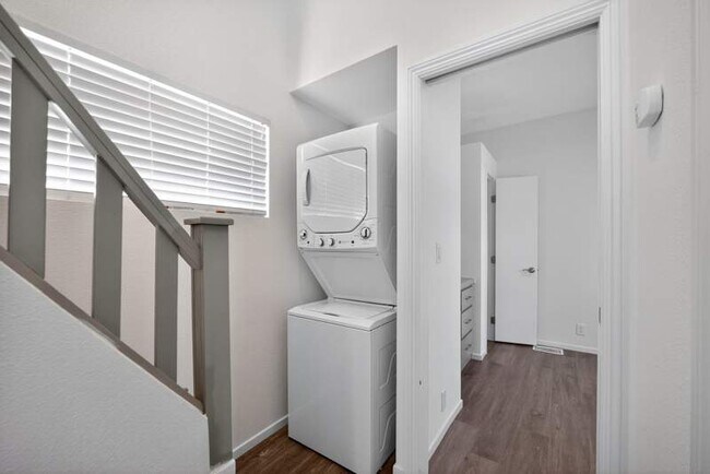 Building Photo - 121 1st Ave