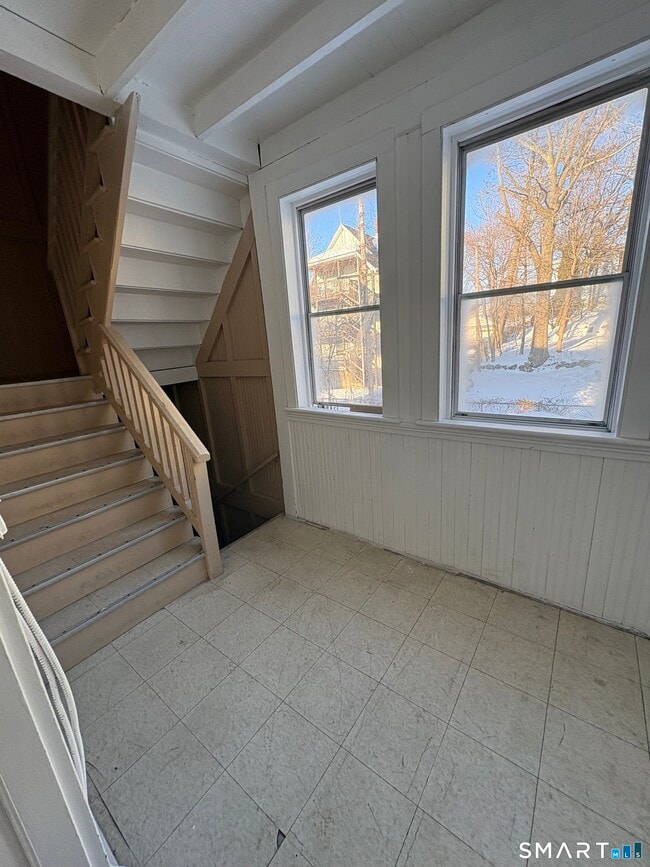 Building Photo - 37 Eastwood Ave