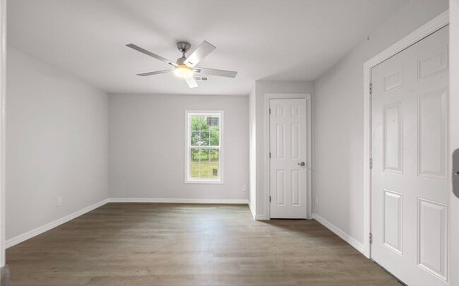 Building Photo - 28110 AR-22