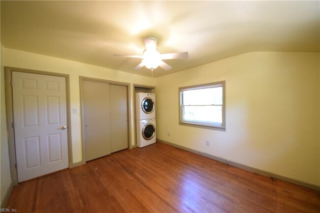 Building Photo - 8356 Cape View Ct