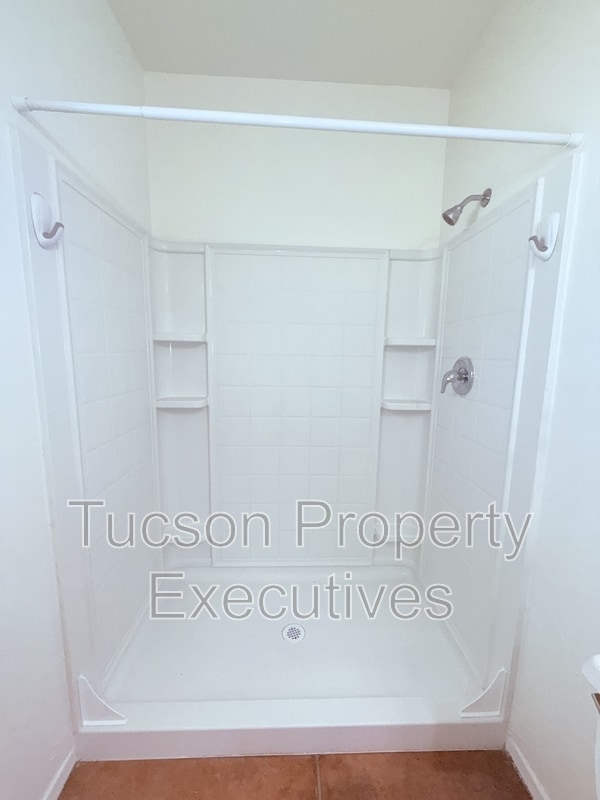 Building Photo - 324 W 23rd St