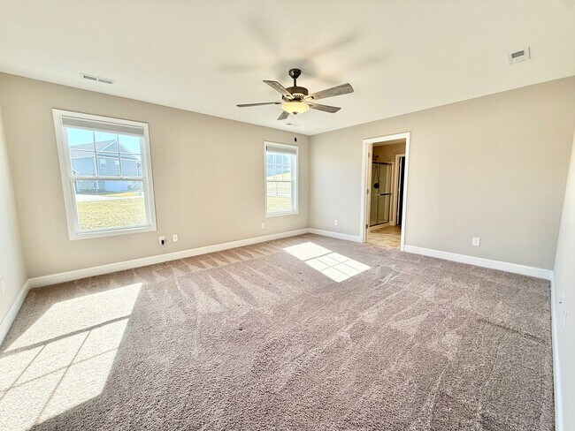 Building Photo - 100 Songberry St