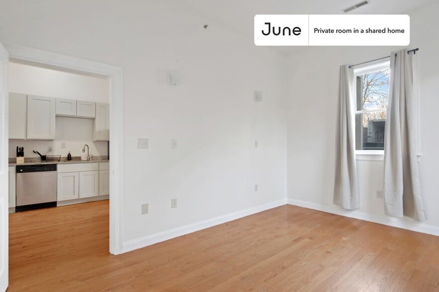 Building Photo - Room in Shared 4 bed/2 bath home