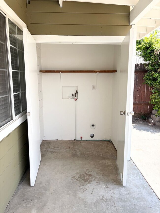 Building Photo - 5002 N Aspan Ave