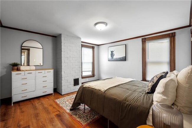 Building Photo - 1207 Linden Pl