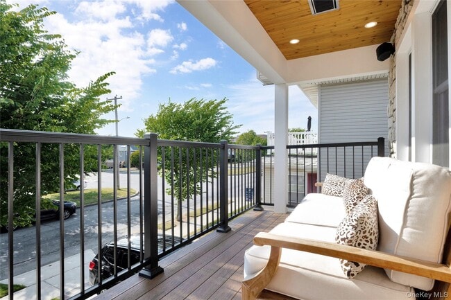 Building Photo - 464 Lindell Blvd