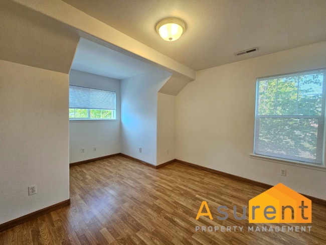 Building Photo - Great Open Concept Townhome Available Soon!