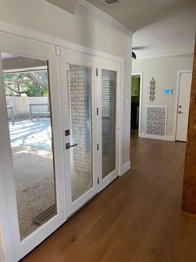 Building Photo - Stunning home @Churchill Estates 4/2/2