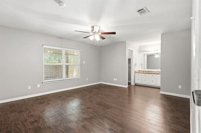 Building Photo - 971 N Red Cedar Cir