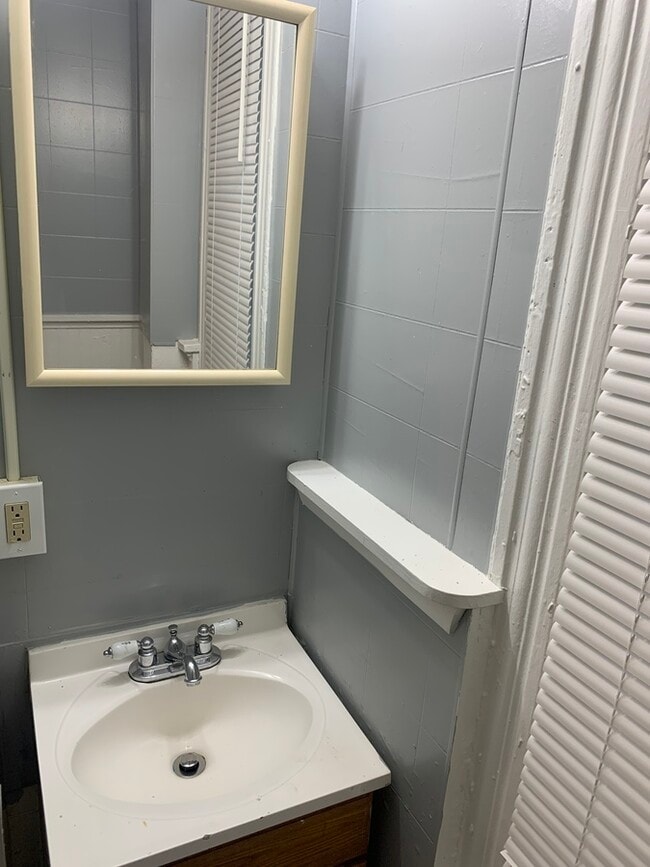 Building Photo - 1948 Mosher St