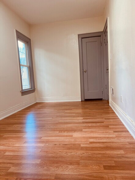 Building Photo - 291 Wohlers Ave