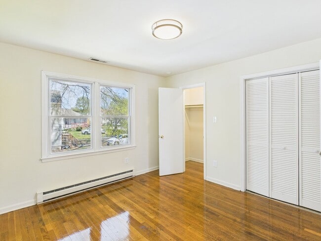 Building Photo - 5500 Stella Rd