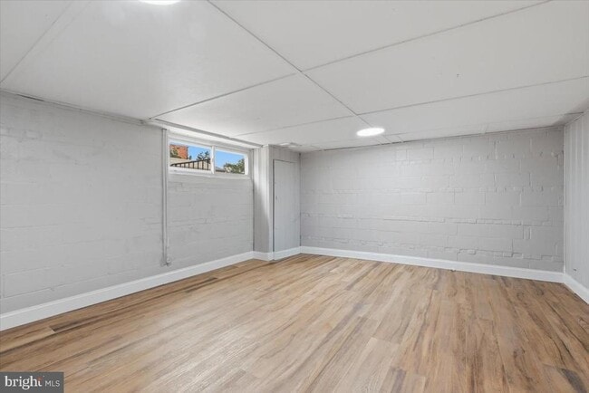 Building Photo - 5024 8th Rd S