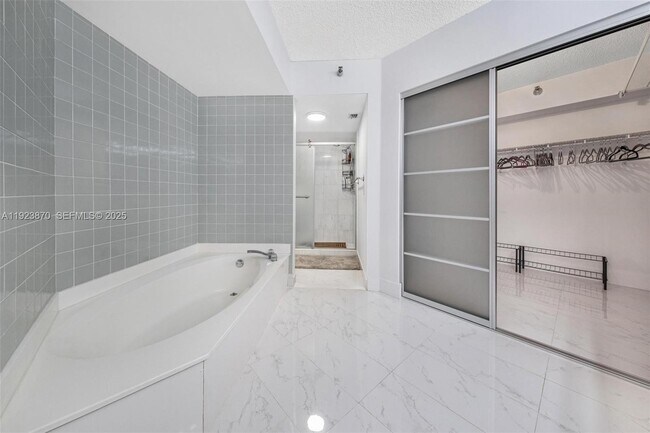 Building Photo - 3400 NE 192 St