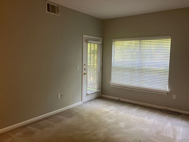 Building Photo - 2 BR / 2 BA @ The Legends