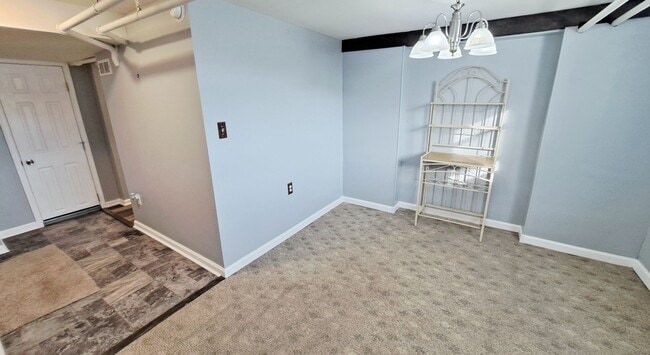 Building Photo - 1 Bed / 1 Bath Apartment