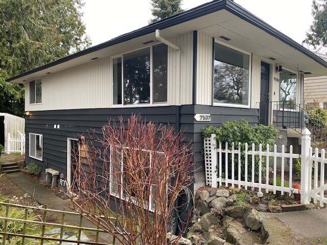 Building Photo - 7537 42nd Ave NE