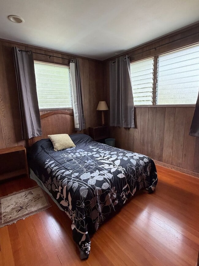 Building Photo - 3 BDRM/1 BATH with Ohana Unit