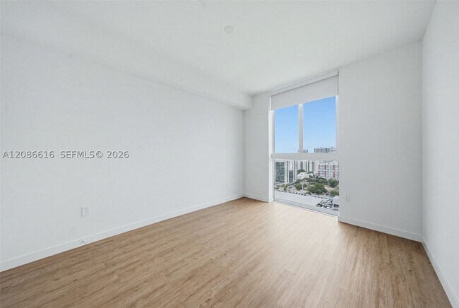 Building Photo - 2000 Biscayne Blvd