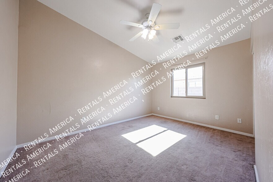 Building Photo - 9714 W Heber Rd