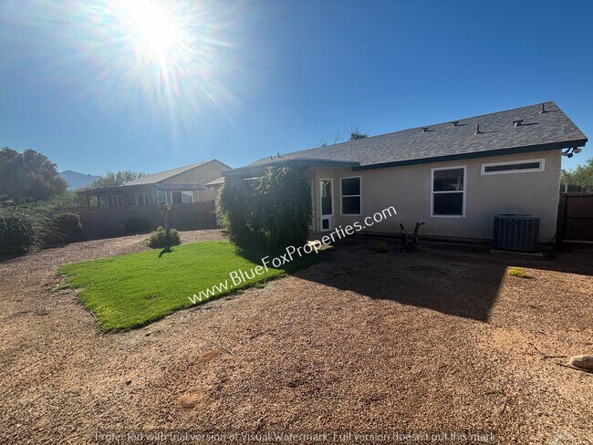 Building Photo - 2570 W Camino Del Grijalva