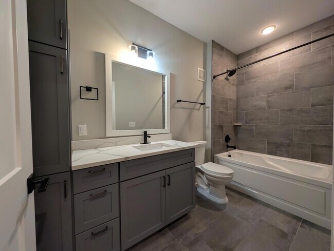 Building Photo - 751 N 6th St