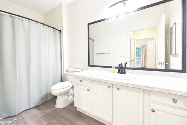 Building Photo - 5641 Roswell Rd