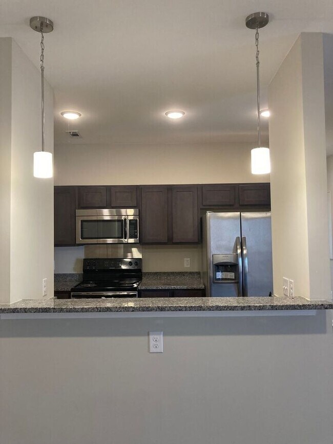 Building Photo - Renovated Mallard Creek Apartment for Lease!