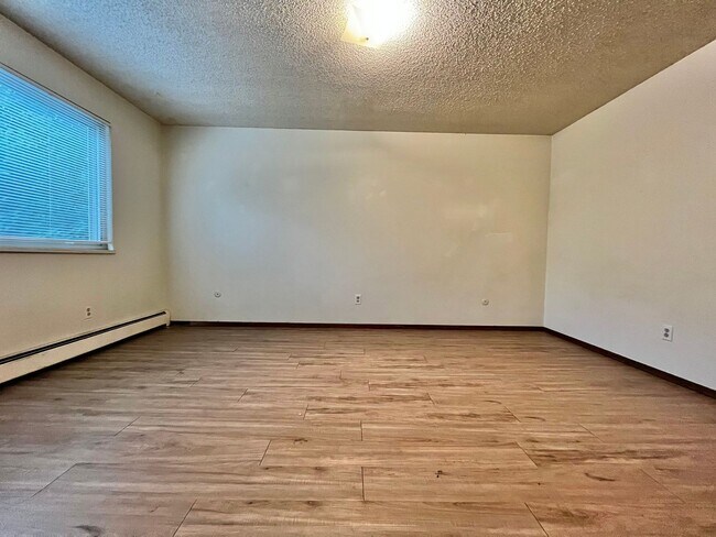 Building Photo - Dartmouth125 (KC-AM)