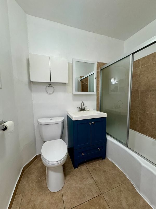 Building Photo - 1554 E Woodbury Rd