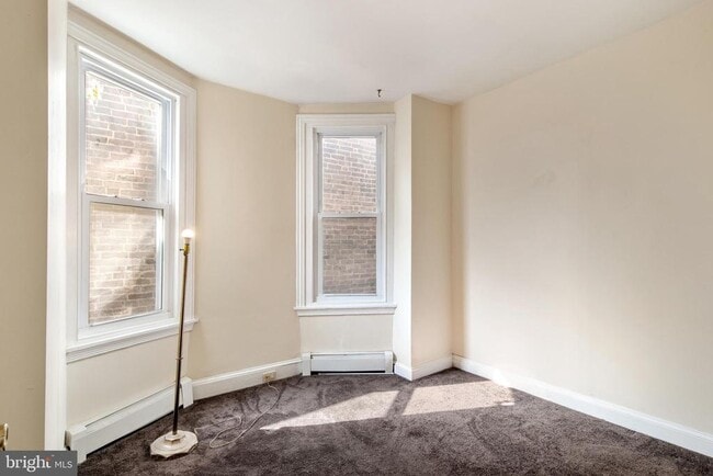 Building Photo - 925 S 46th St
