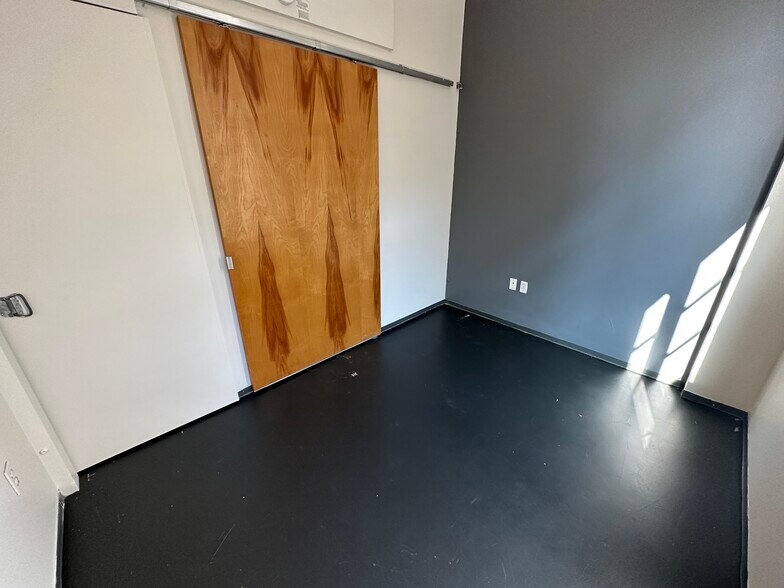 Building Photo - 117 E Berkeley St