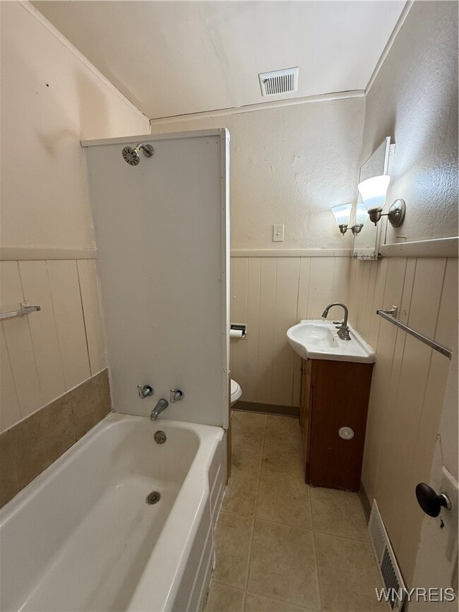 Building Photo - 40 B St