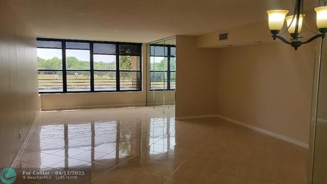Building Photo - 2767 Carambola Cir N